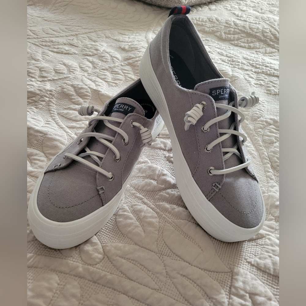 EUC Women's Platform Sperry 9